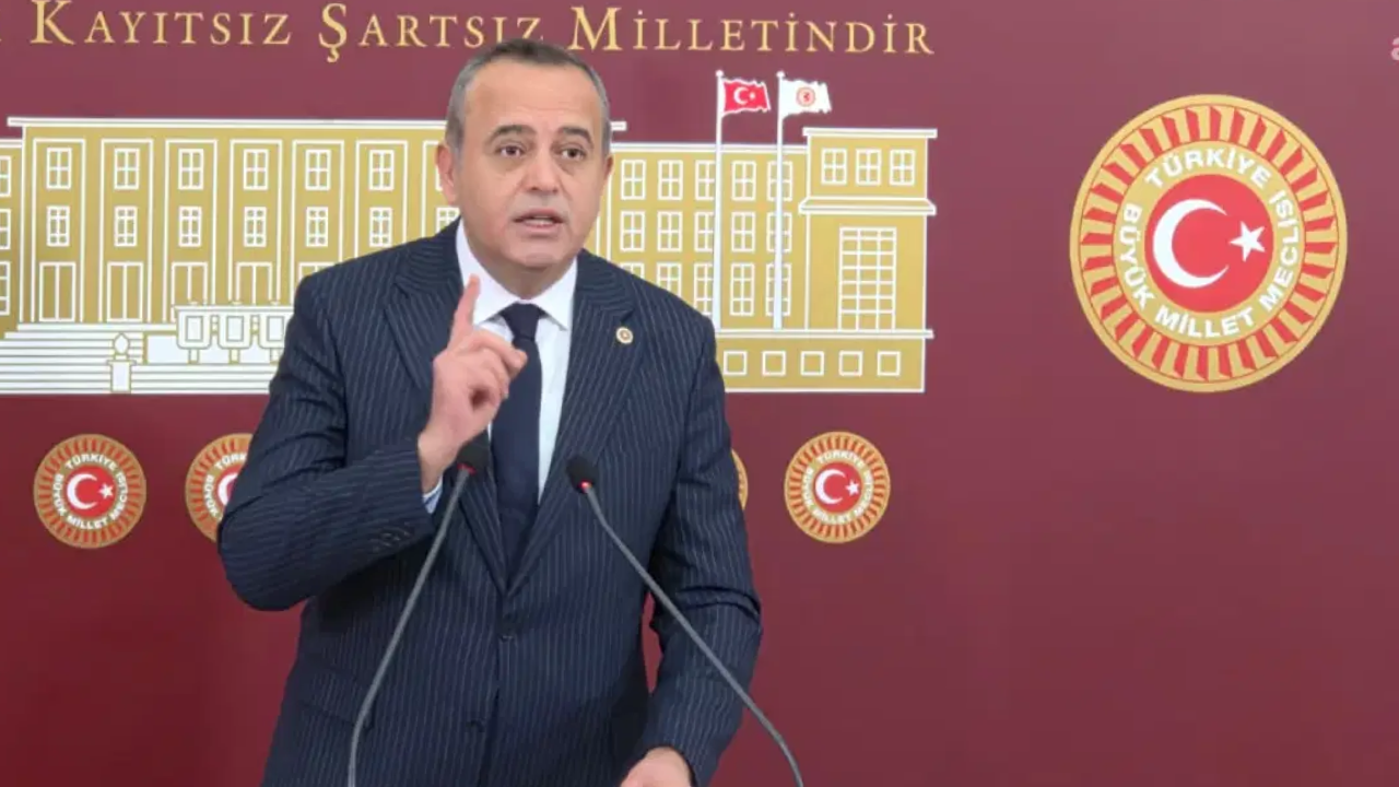 Ertuğrul Kaya’dan ‘istifa’ iddialarına yanıt: “Bismillah deyince parti mi değişiyor?”