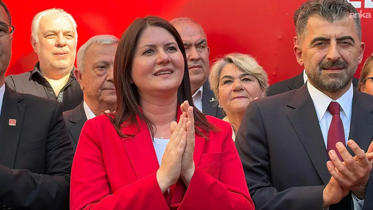 Filiz Gencan Akın 'AK Parti' iddialarını kameralar karşısında yalanladı: 'Baba ocağımdayım!'