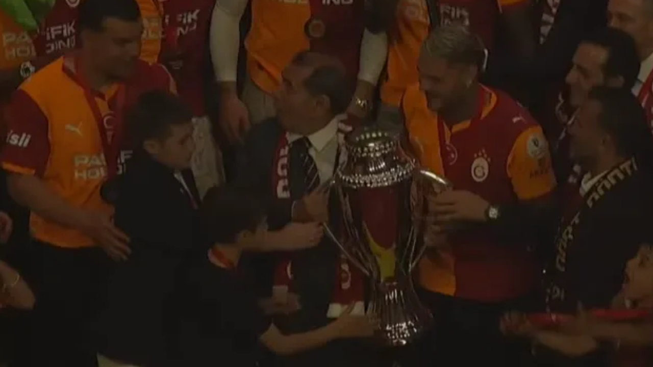 RAMS Park’ta madalyaları Dursun Özbek taktı: TFF’den şampiyonluk kutlamasına katılan olmadı!
