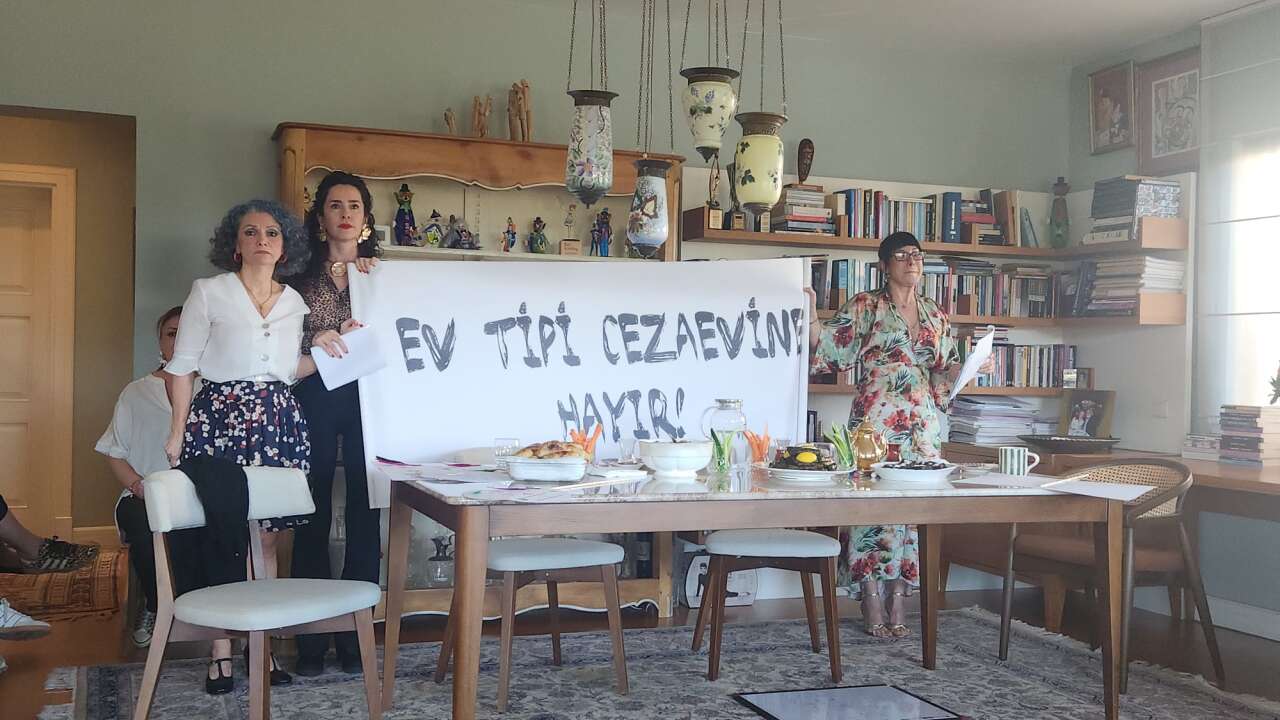 “Kalbim oradaydı ama hiç sokaktaki insan olamadım”