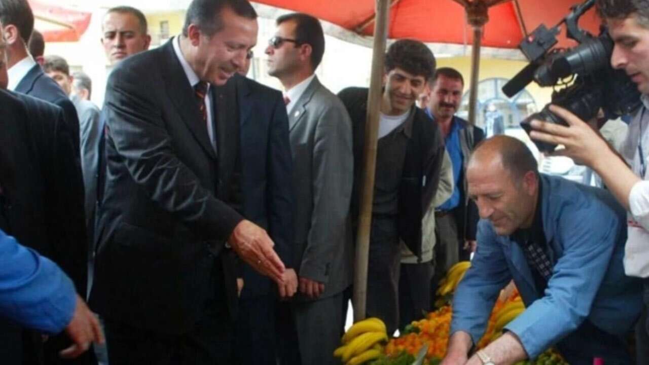 Erdoğan'ın 22 yıl önceki Pazar filesi bugün kaç liraya doluyor?