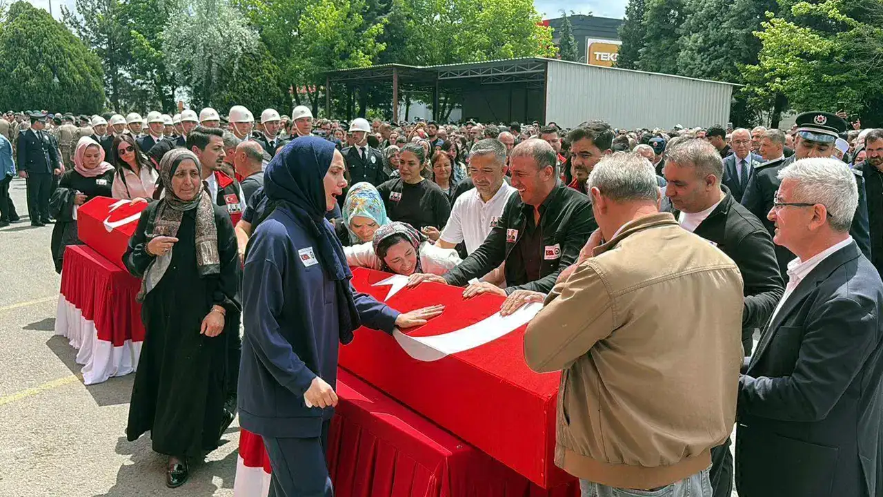 Tekirdağ'da şehit olan iki polis memuru için tören
