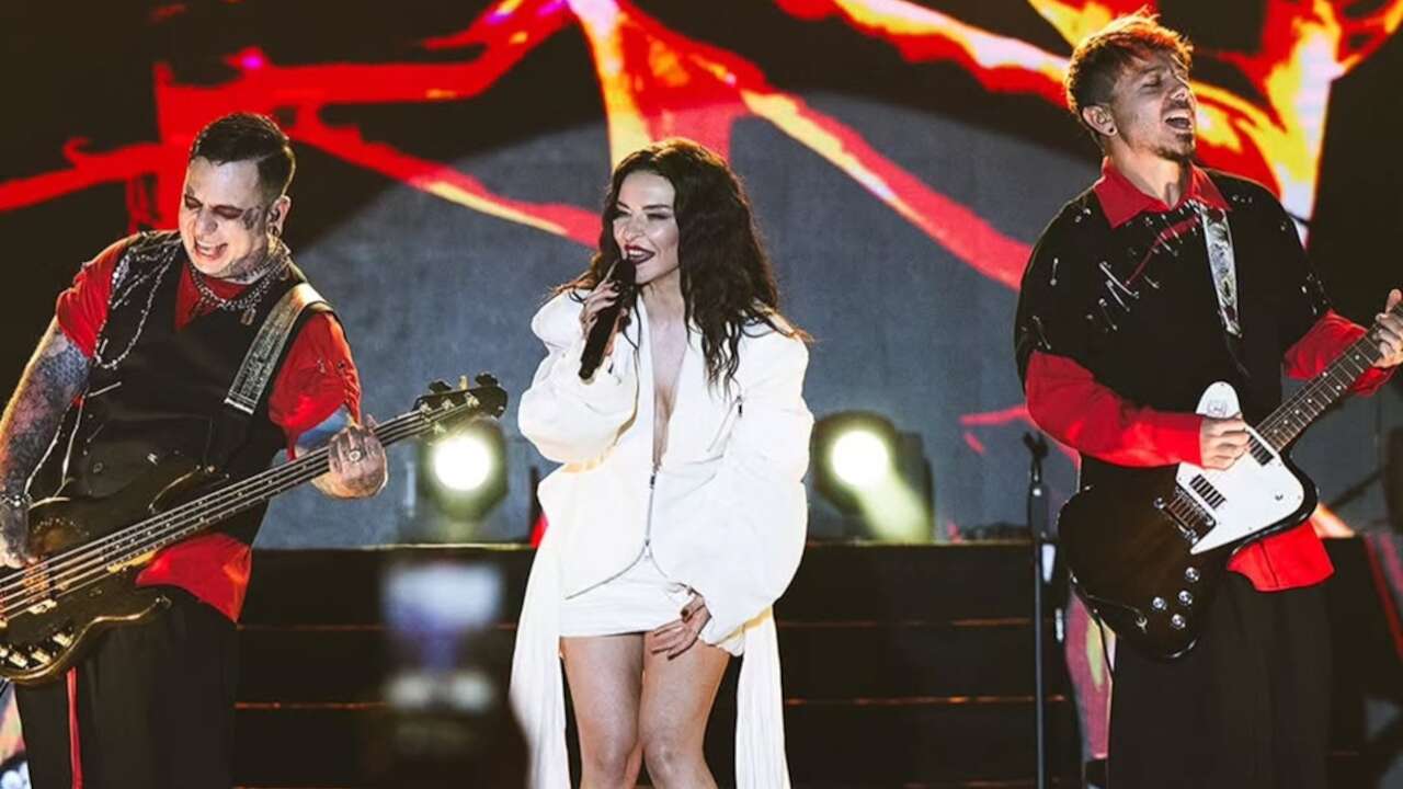Model'den 'Para bitince bir araya geldiler' yorumlarına yanıt: Para 6 ayda bitti