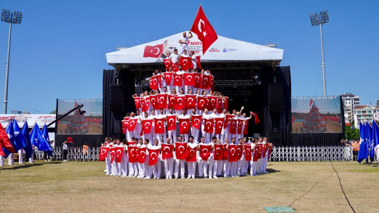Maltepe’de 19 Mayıs kutlamasında “Gençlik burada, umut burada” mesajı