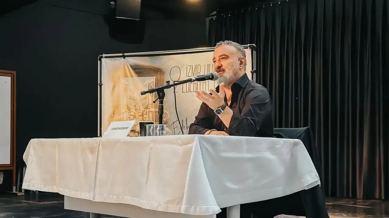 Cengiz Bozkurt sevenlerini korkuttu: Sahnede kaza!