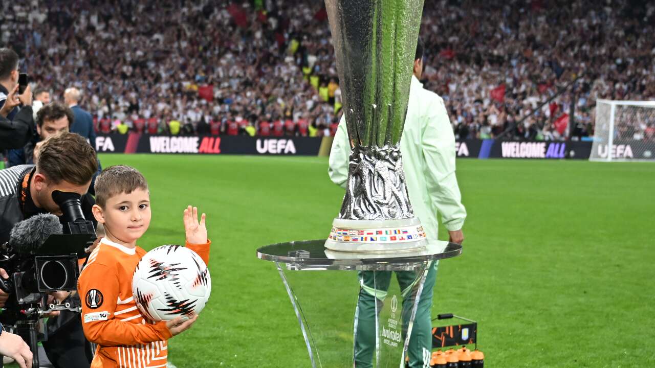 6 yaşındaki Cihangir’in hayali UEFA finalinde gerçek oldu