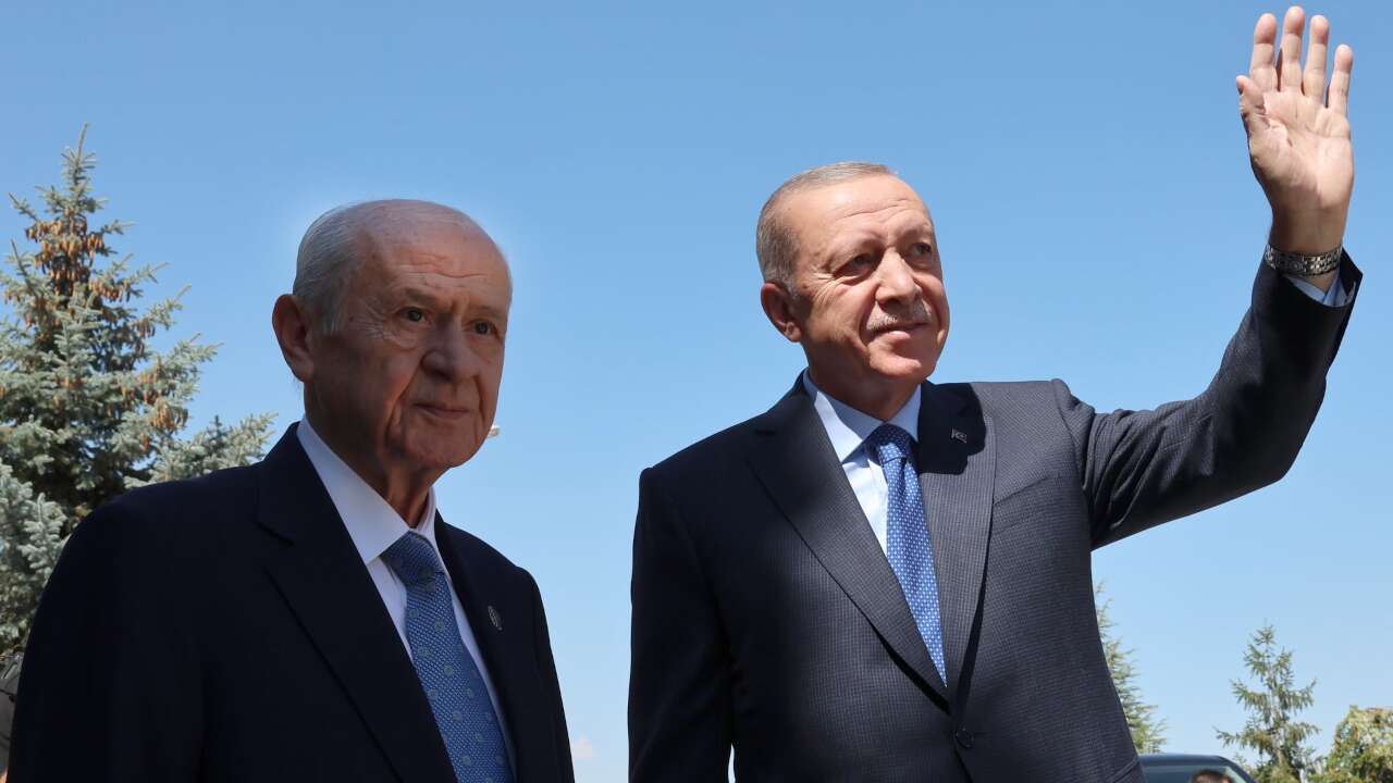 AK Parti'de Bahçeli yorumu: Bazı adımları atıyoruz yoksa aramız bozulacak