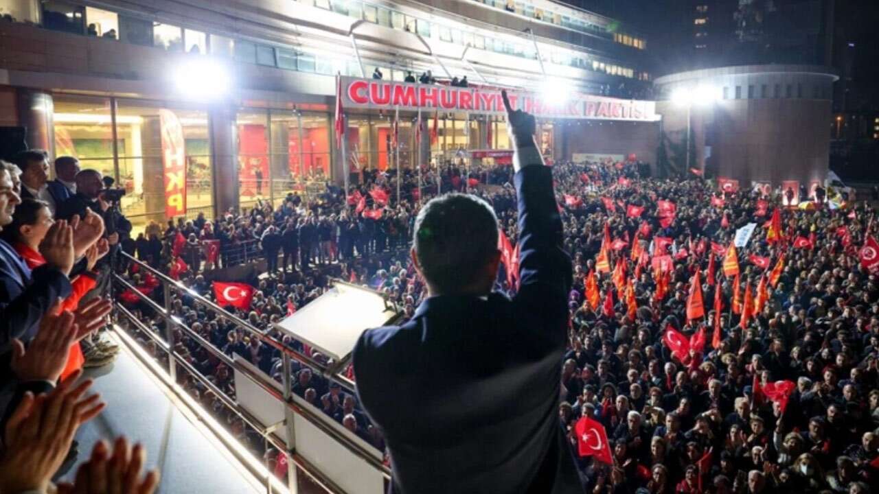 CHP'li vekiller genel merkezde sabahladı!