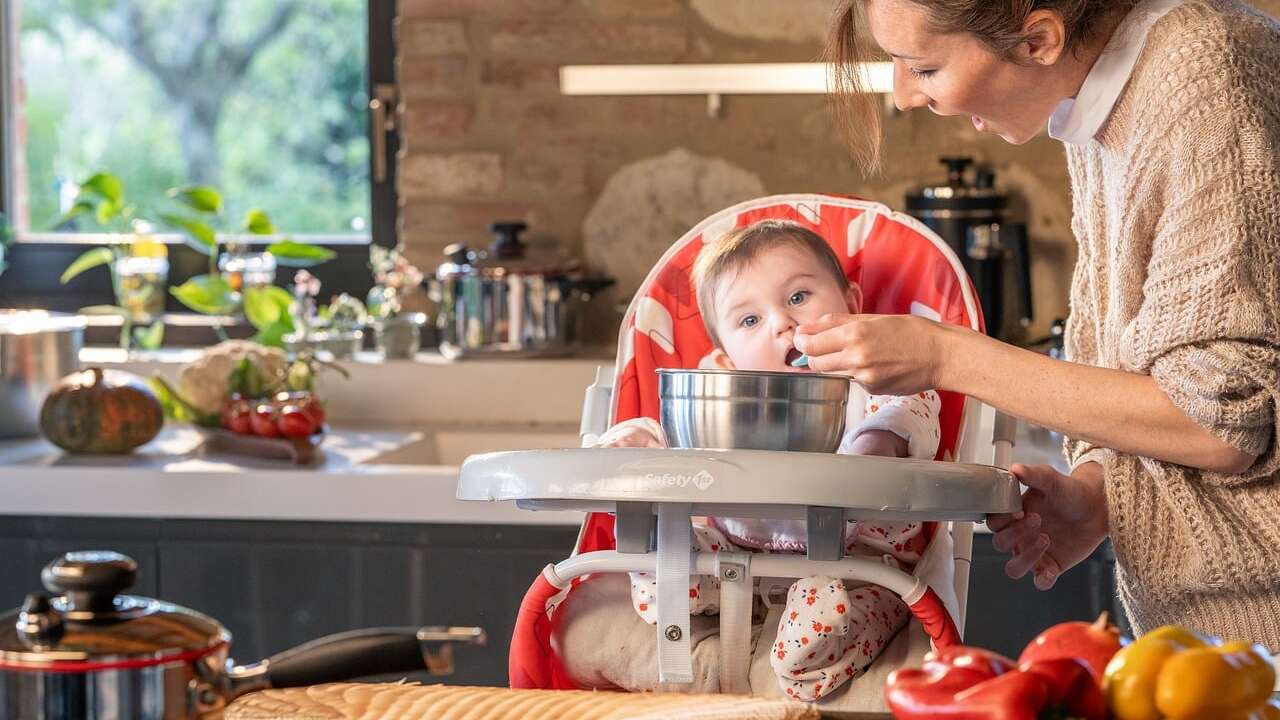 Mama Sandalyesi Modelleri ile Bebekler İçin Daha Düzenli Beslenme Alanları Oluşturun