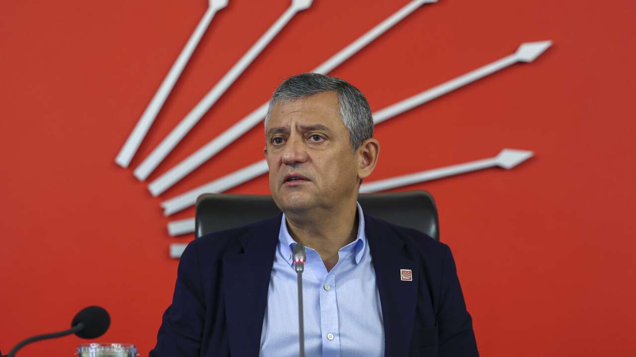 Kapalı grup toplantısı: Özgür Özel CHP Grup Başkanı seçildi