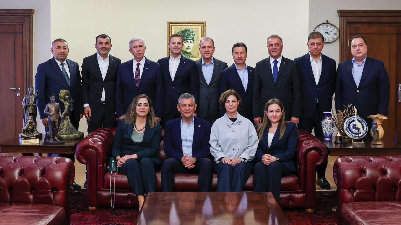 CHP'li büyükşehir belediyesi başkanlarından ortak açıklama: 45 gün içinde kurultay!