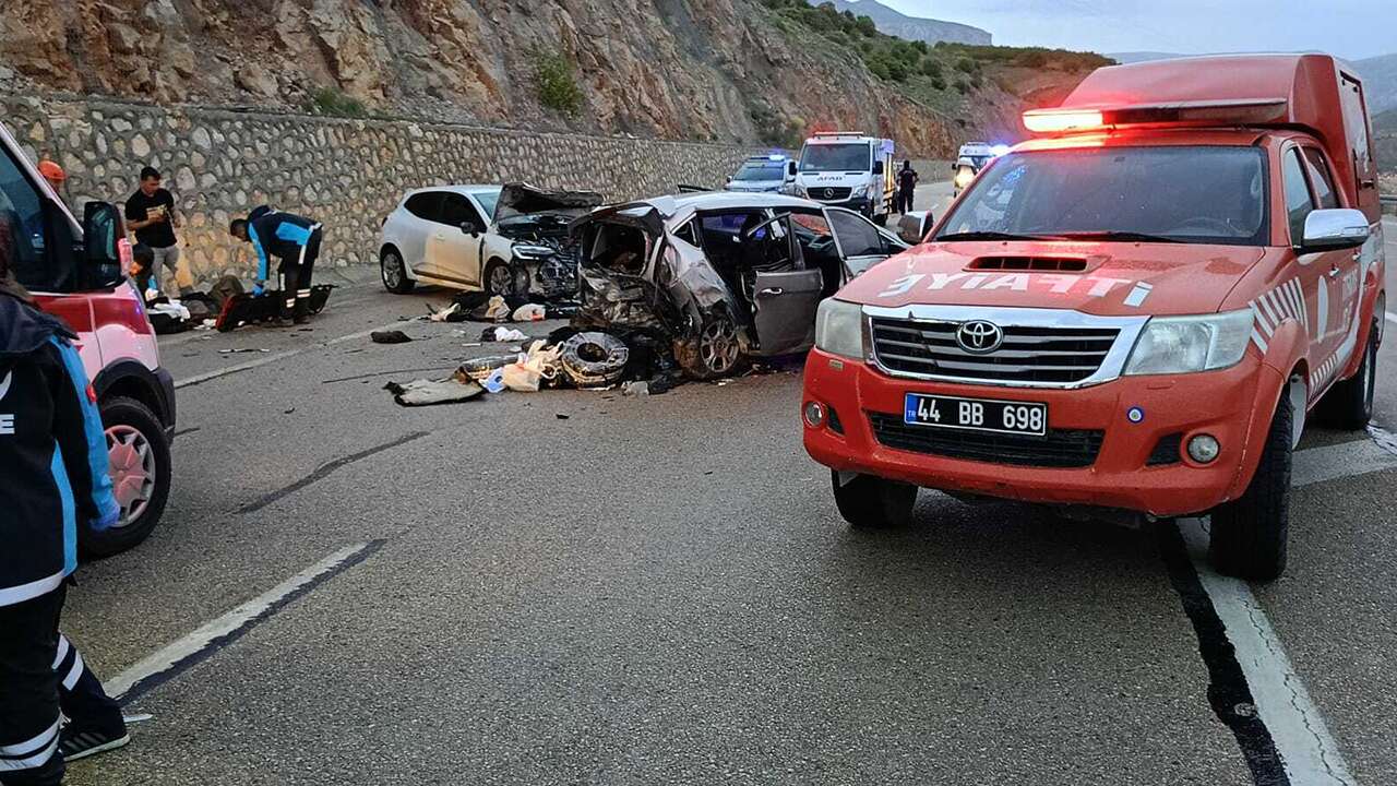 Malatya'da trafik kazası: 1'i çocuk 8 kişi yaralandı