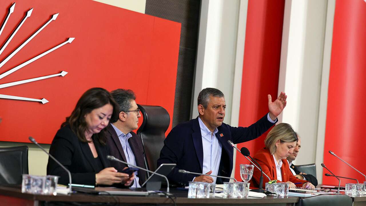 5,5 saatlik CHP Parti Meclisi toplantısında neler konuşuldu?
