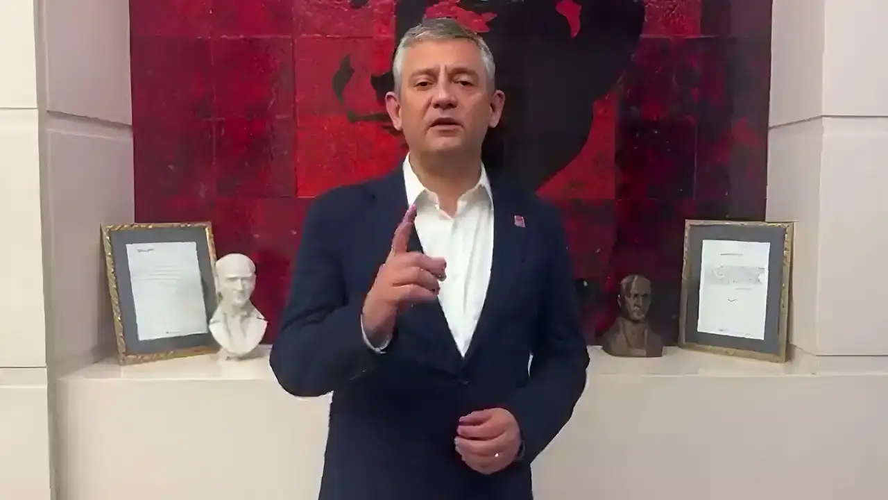 CHP lideri Özgür Özel'den 'videolu' açıklama: Bir saldırı altındayız, buradan çıkmayacağız!
