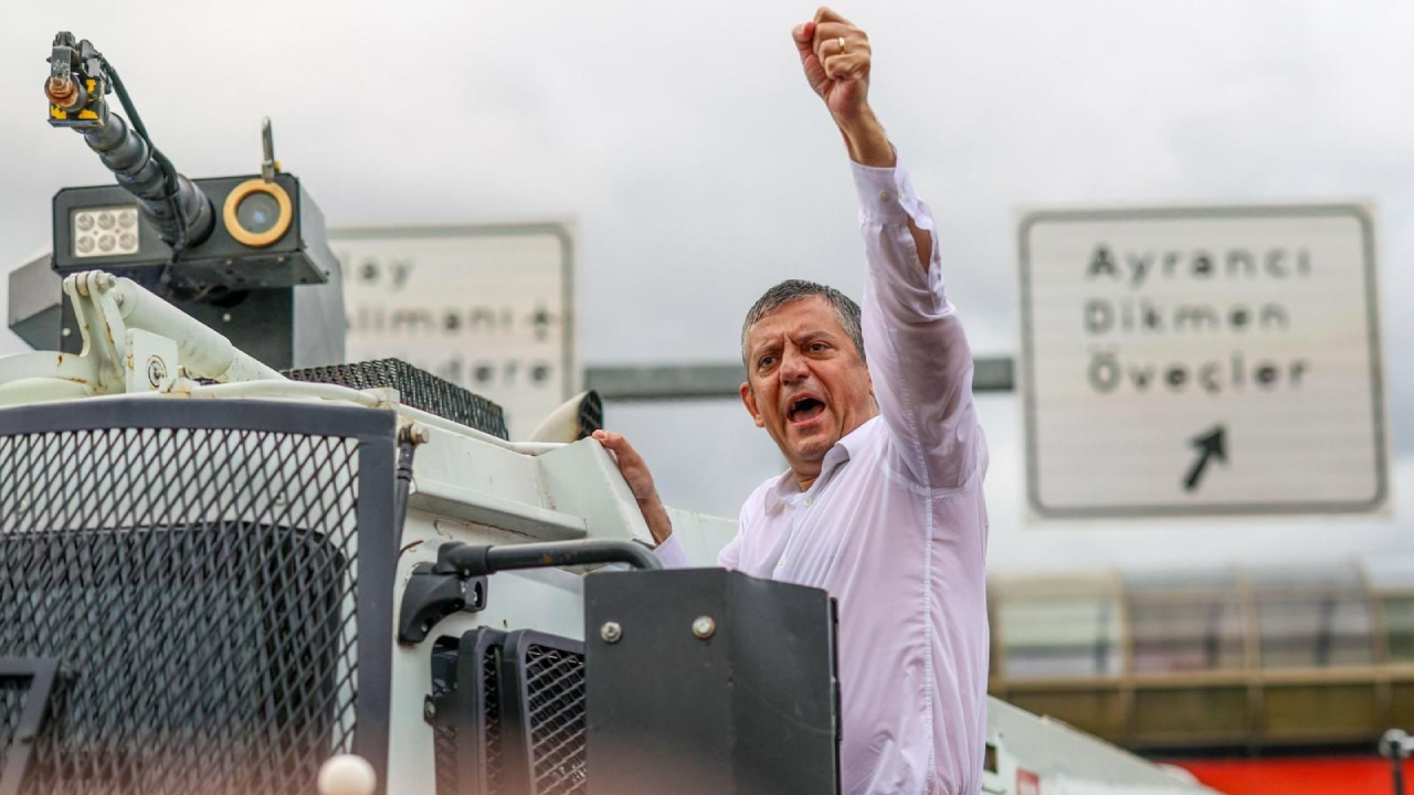 Özgür Özel, on binlere seslendi: CHP kapanmıştır! 3. kez açmak için sandığı getireceğim"