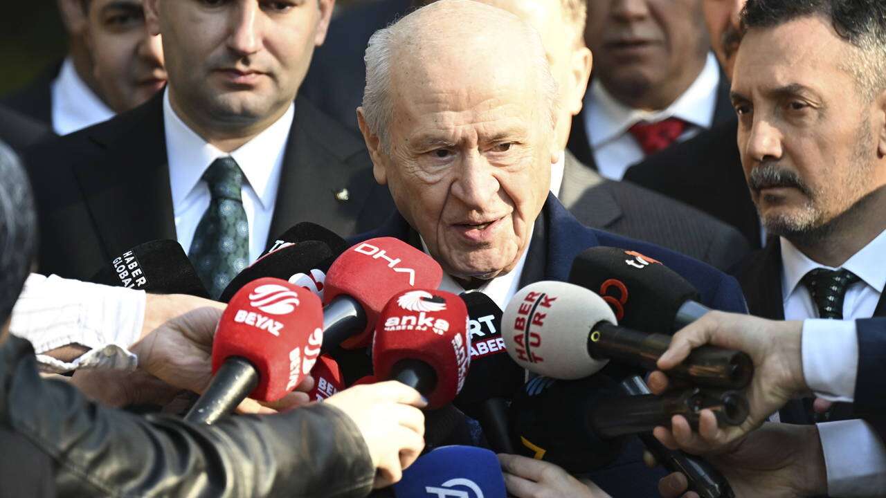 Bahçeli’den Türkeş'in mezarına ziyaret