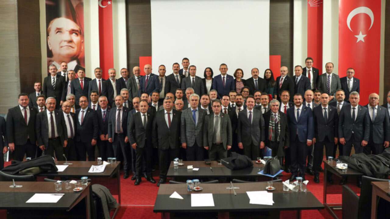 CHP’li başkanlar Özgür Özel’in teklifine ne diyor?