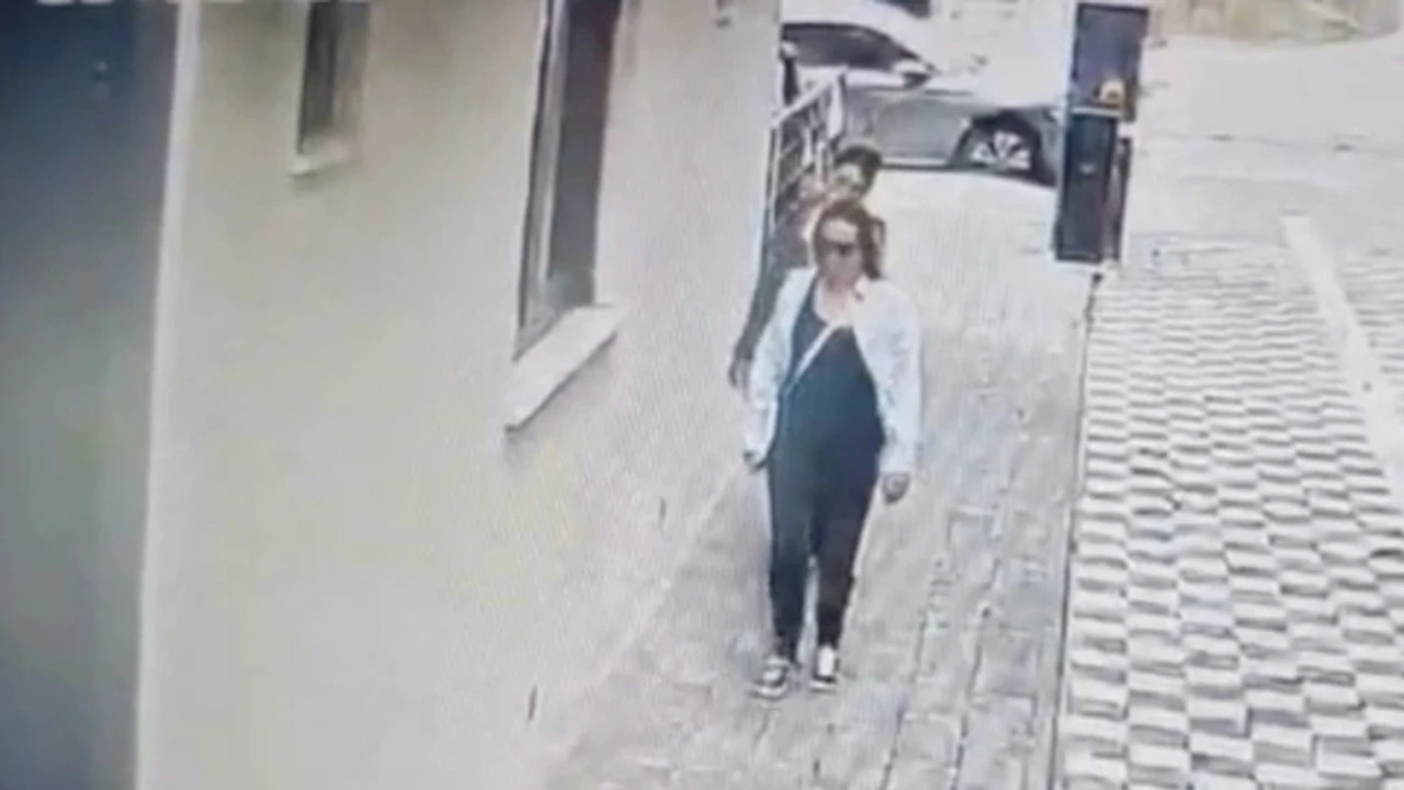 Yüzlerini gizleyip milyonluk vurgun yaptılar: İstanbul'da kılık değiştiren hırsızlık çetesi yakalandı