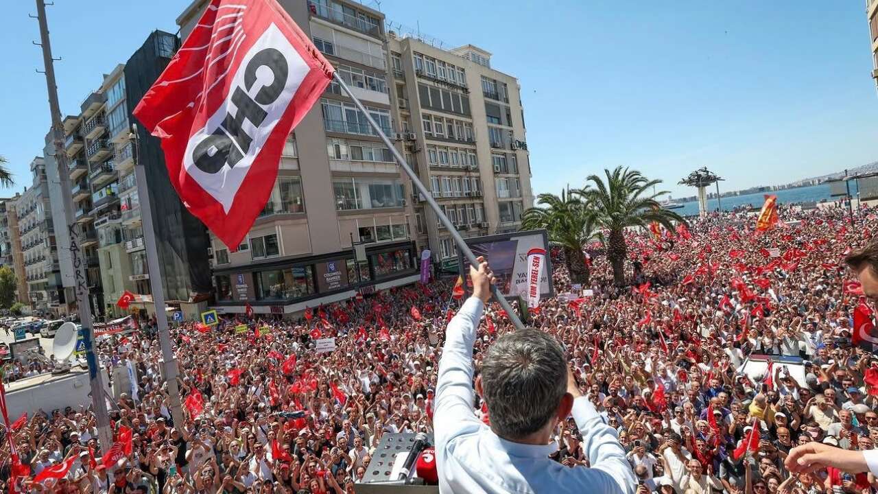 Bi’ şey oldu