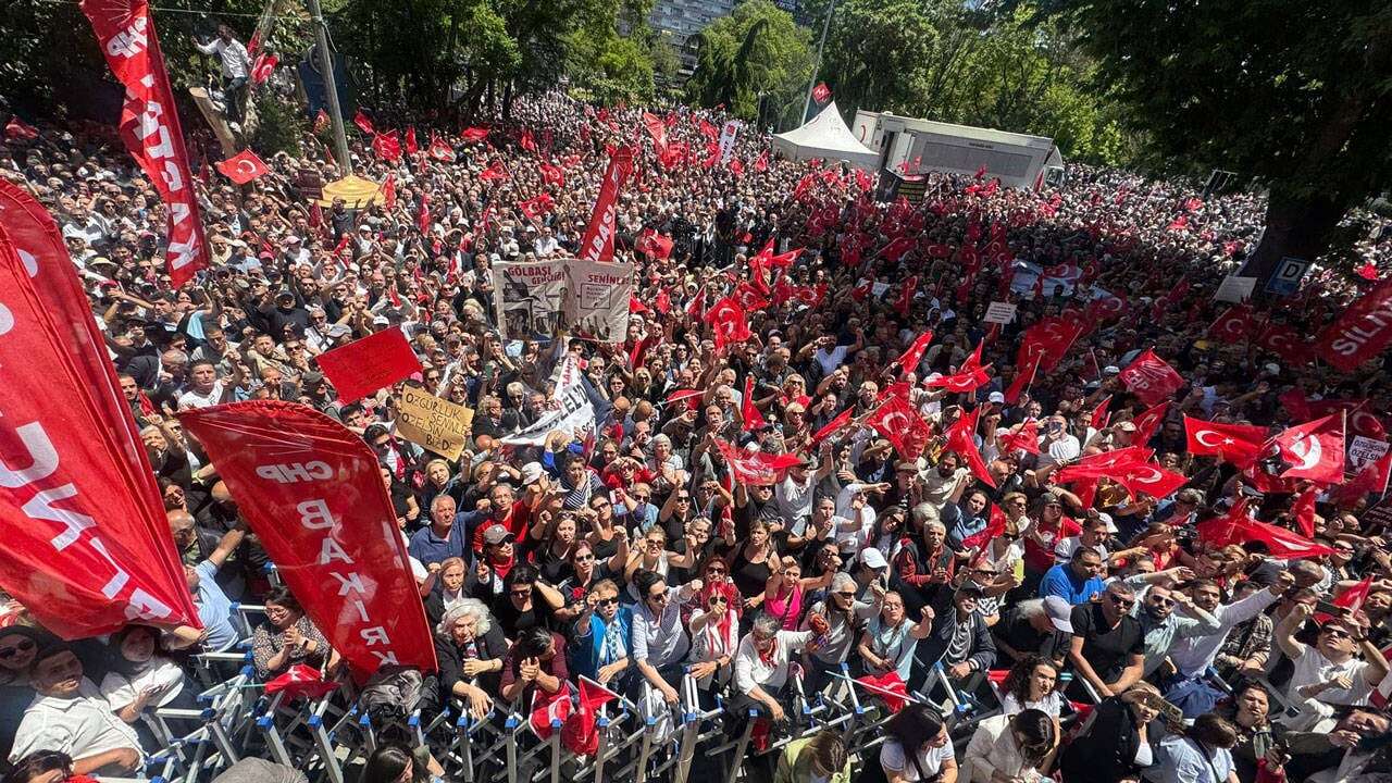 Kılıçdaroğlu'na gönderme: Ben Cemal, Güven parktayım!