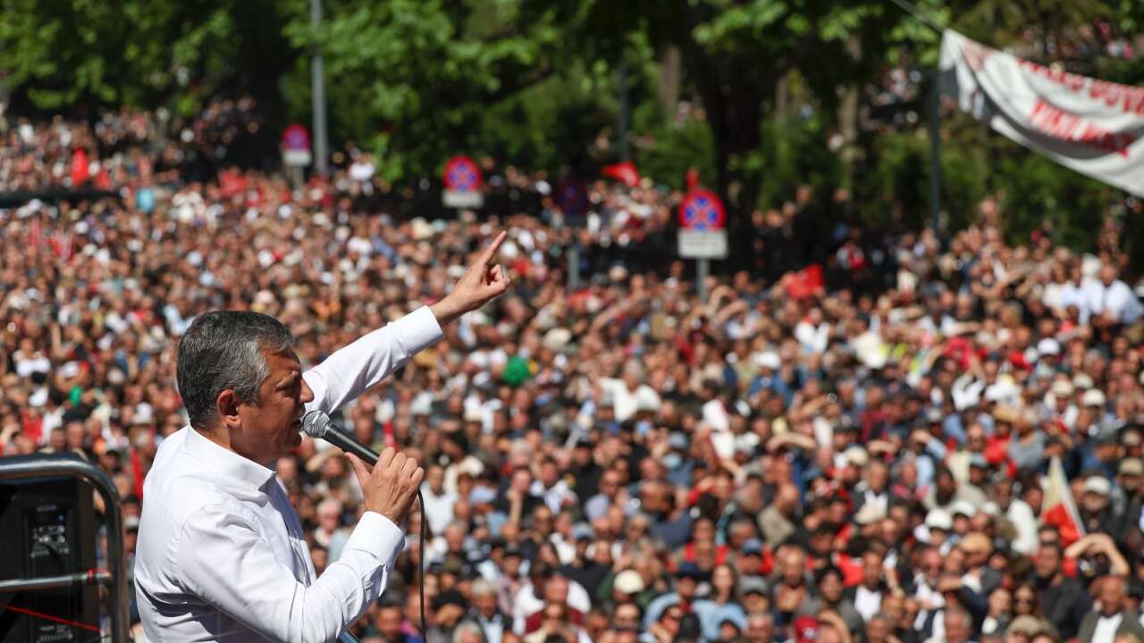 Uluslararası basın kuruluşları Güvenpark'ı böyle gördü: On binler yürüdü...