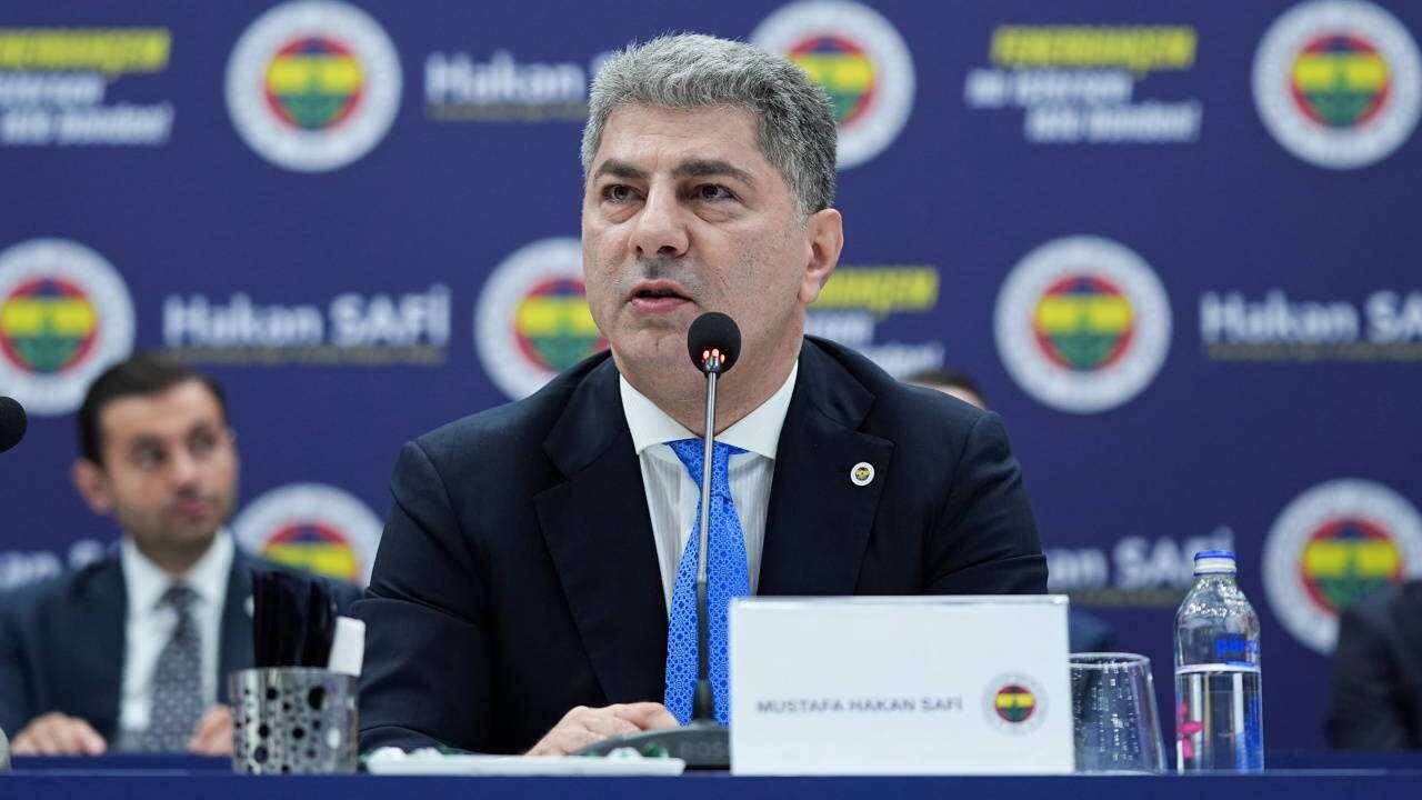 Hakan Safi 'gündemimizde yok' dedi, bomba transferini duyurdu