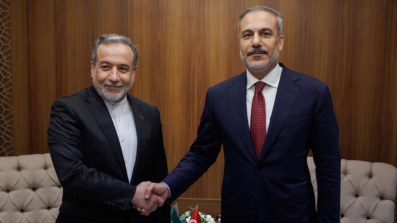 Hakan Fidan, Abbas Arakçi ile müzakere sürecini görüştü