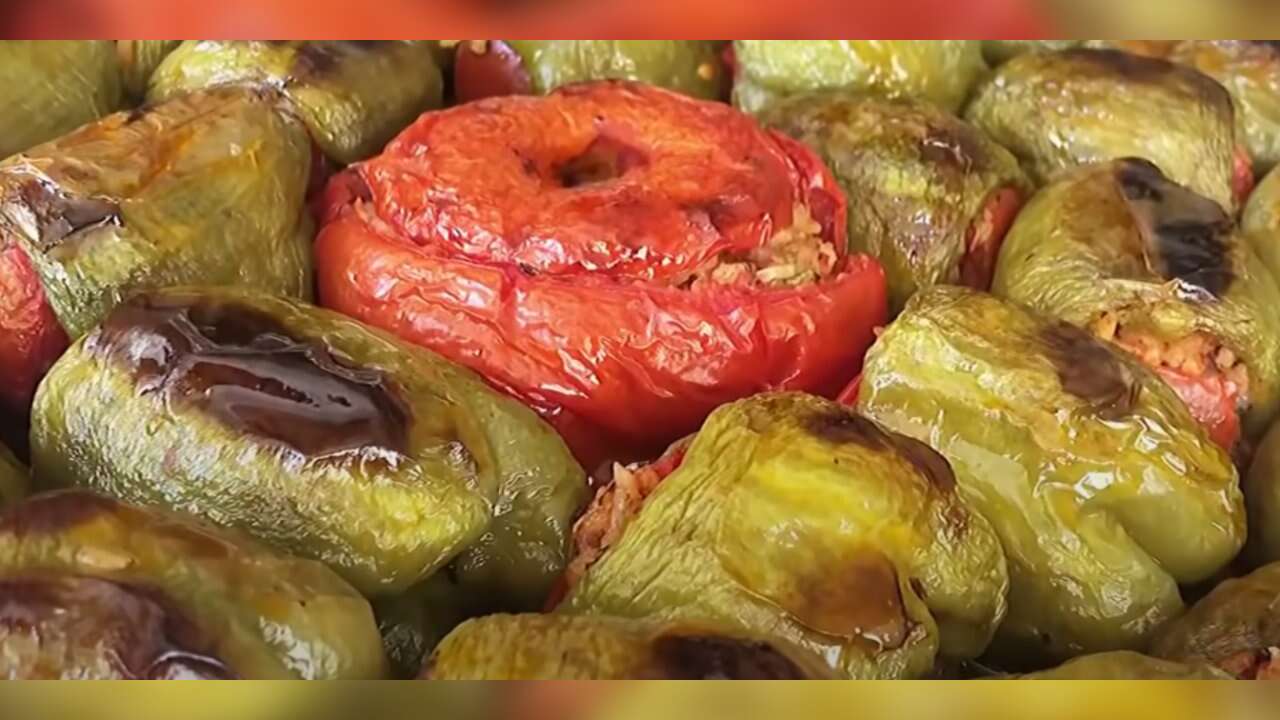 Pişirdiğiniz biber dolmasının dağılmasını ortadan kaldıran şef sırrı! Çok daha iyi pişiyor...