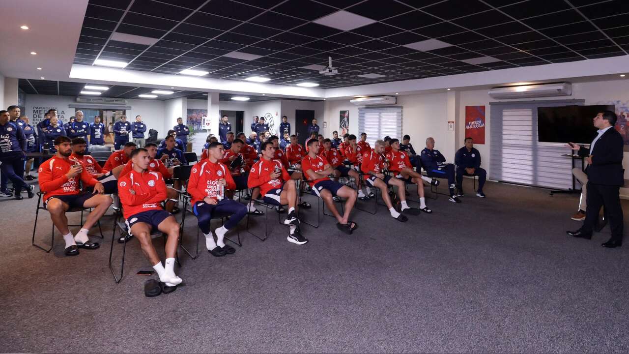 Türkiye'nin rakiplerinden Paraguay'ın kadrosu belli oldu