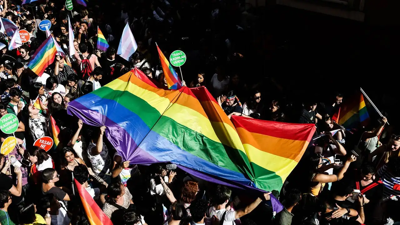 12. Yargı Paketi: LGBTİ+ haklarını savunanlara hapis cezası geliyor