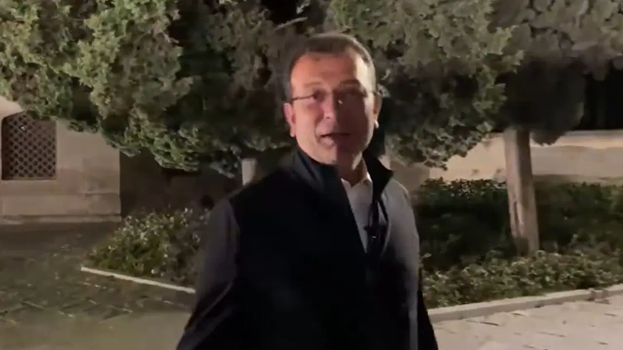 İmamoğlu, gençlere seslendi: "Zaman bir kurtarıcı bekleme zamanı değildir"