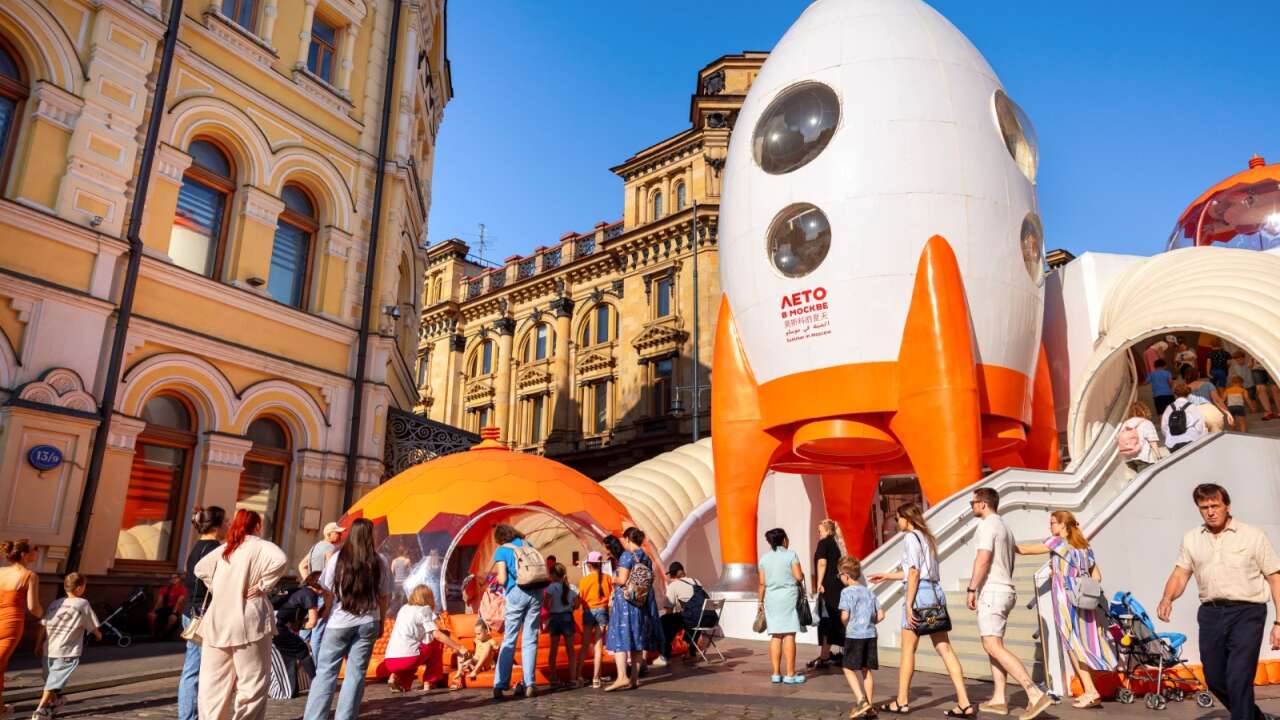 Bir yanda savaş, bir yanda Moskova yaz festivali