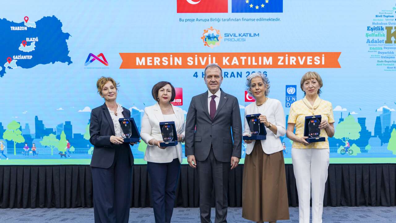 Mersin’de yerel demokrasi masaya yatırıldı