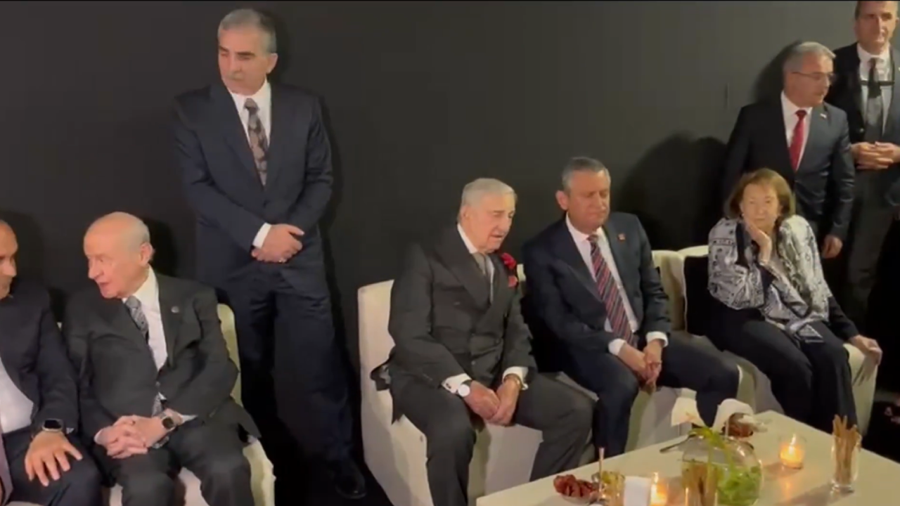 Bahçeli ve Özel, Koç Holding'in resepsiyonunda buluştu
