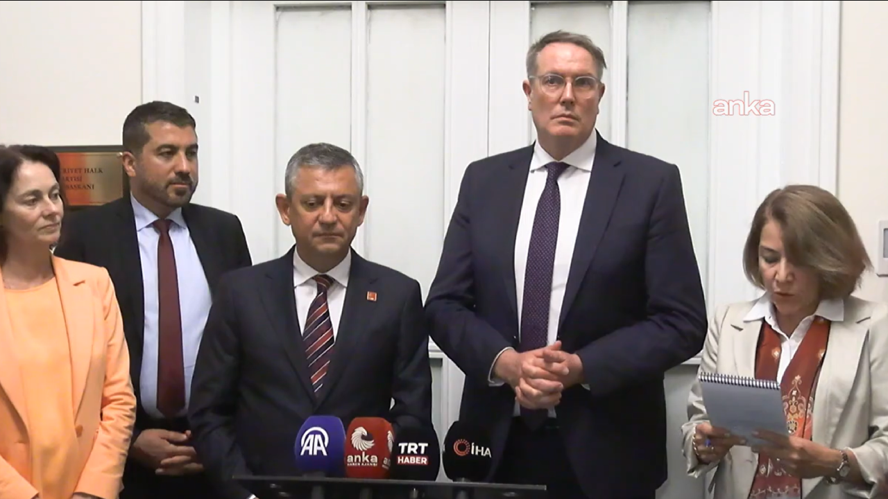 SPD heyetinden Özgür Özel'e dayanışma ziyareti