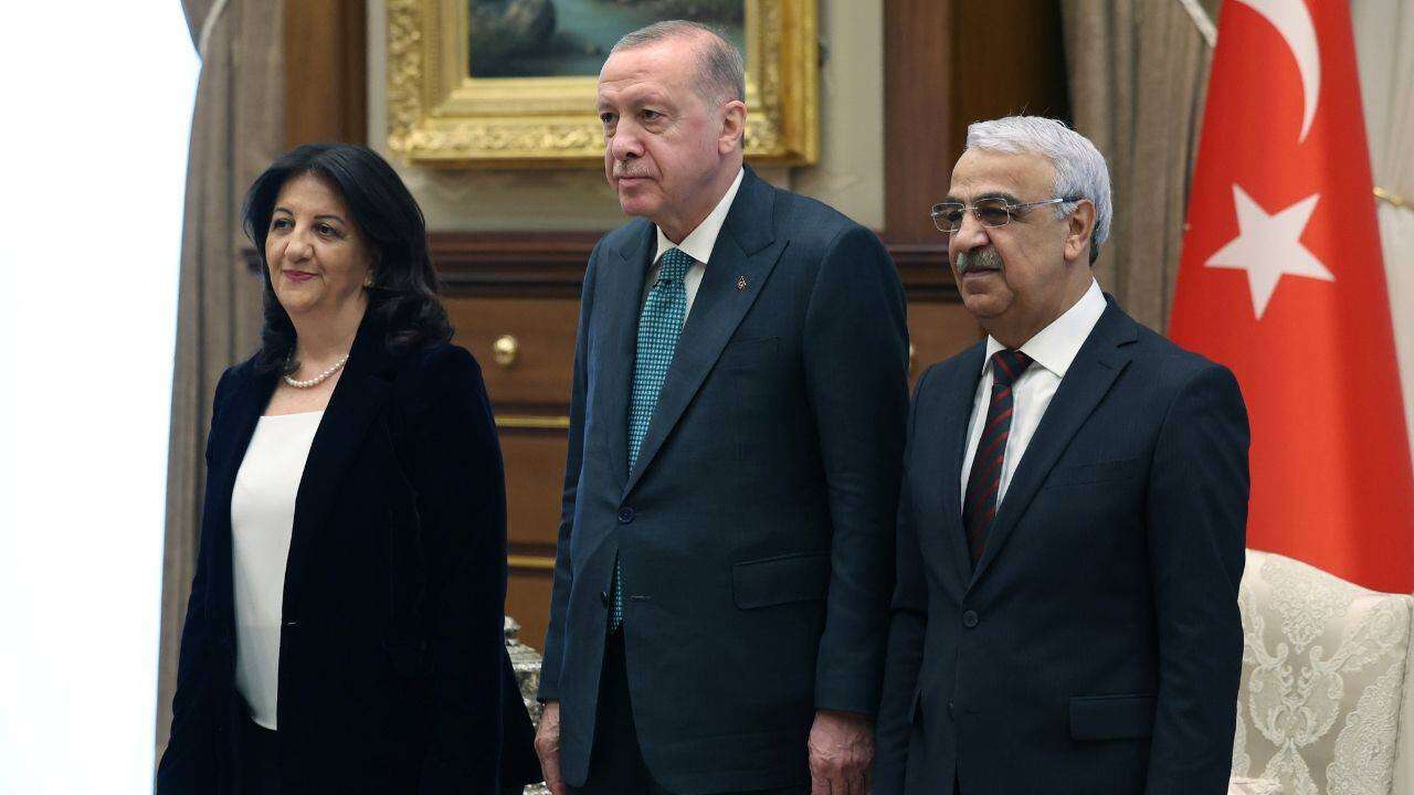 AK Parti ile İmralı Heyeti üyeleri buluştu: Taslak yasa tartışılıyor, hangi maddeler yer alacak?