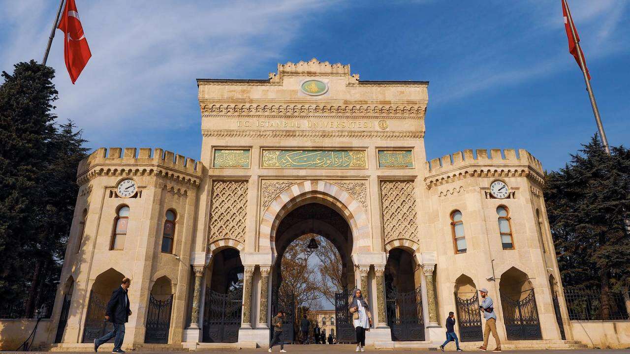 İstanbul Üniversitesi'nde skandal: Sınavdan birinci olarak çıkan değil son sıradaki kişi atandı!
