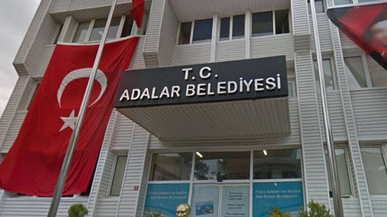 Adalar Belediyesi'ne inceleme: Ekipler binaya girdi
