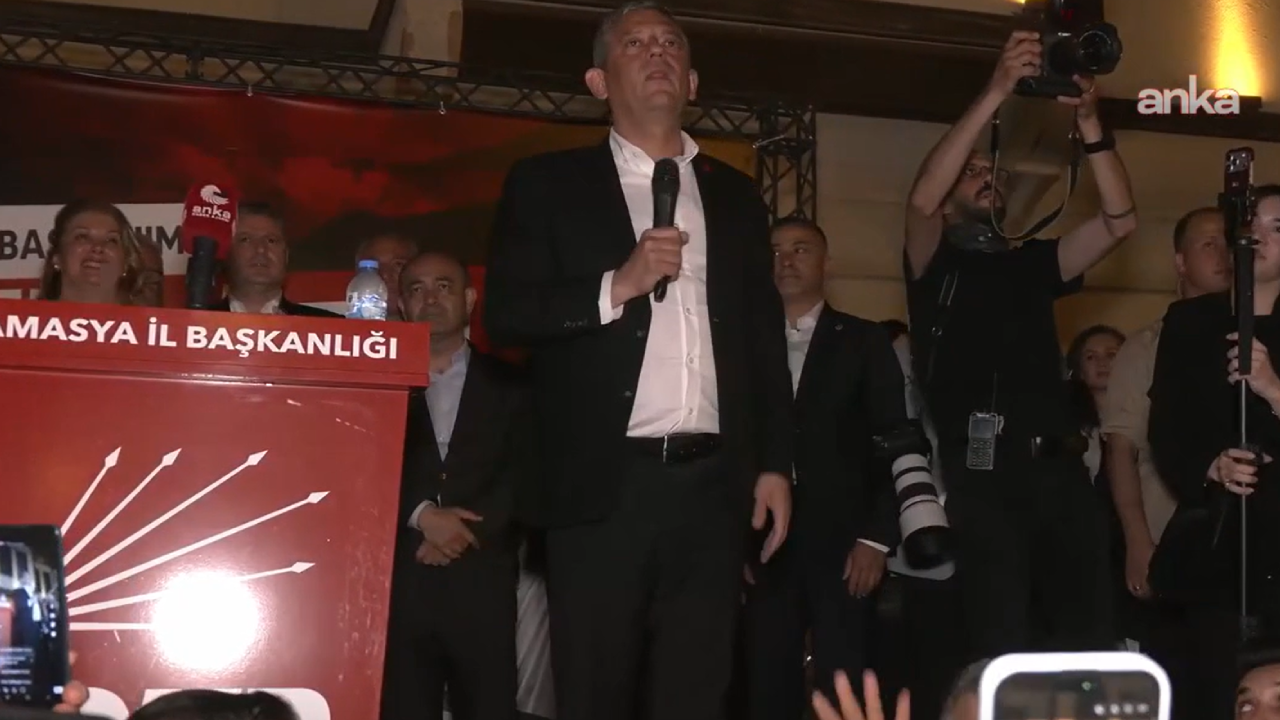 Özgür Özel, Amasya'da on binlere seslendi: "Bir seçim akşamı daha kahrolmanıza izin vermeyeceğim"