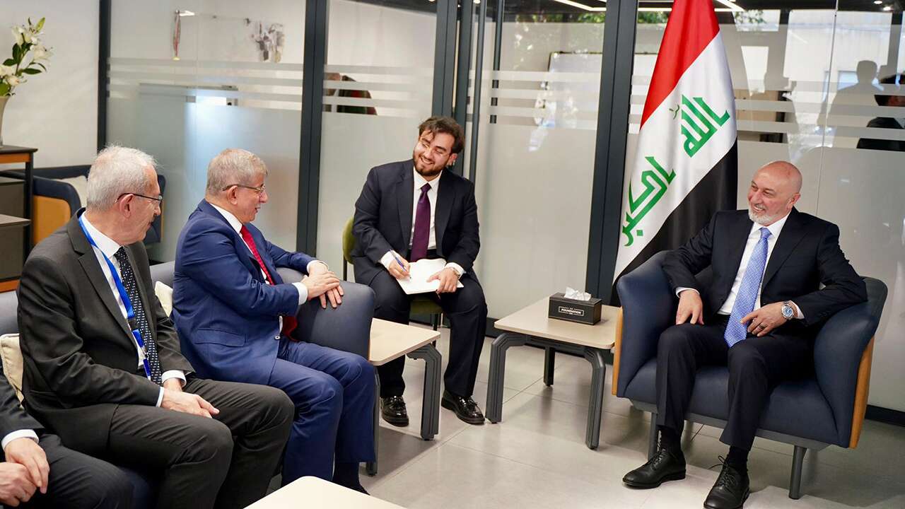 Ahmet Davutoğlu, Irak Cumhurbaşkanı Nizar Amedi ile görüştü
