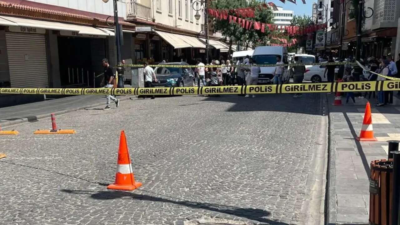 Diyarbakır'da Yap Kredi Bankası'na silahlı saldırı
