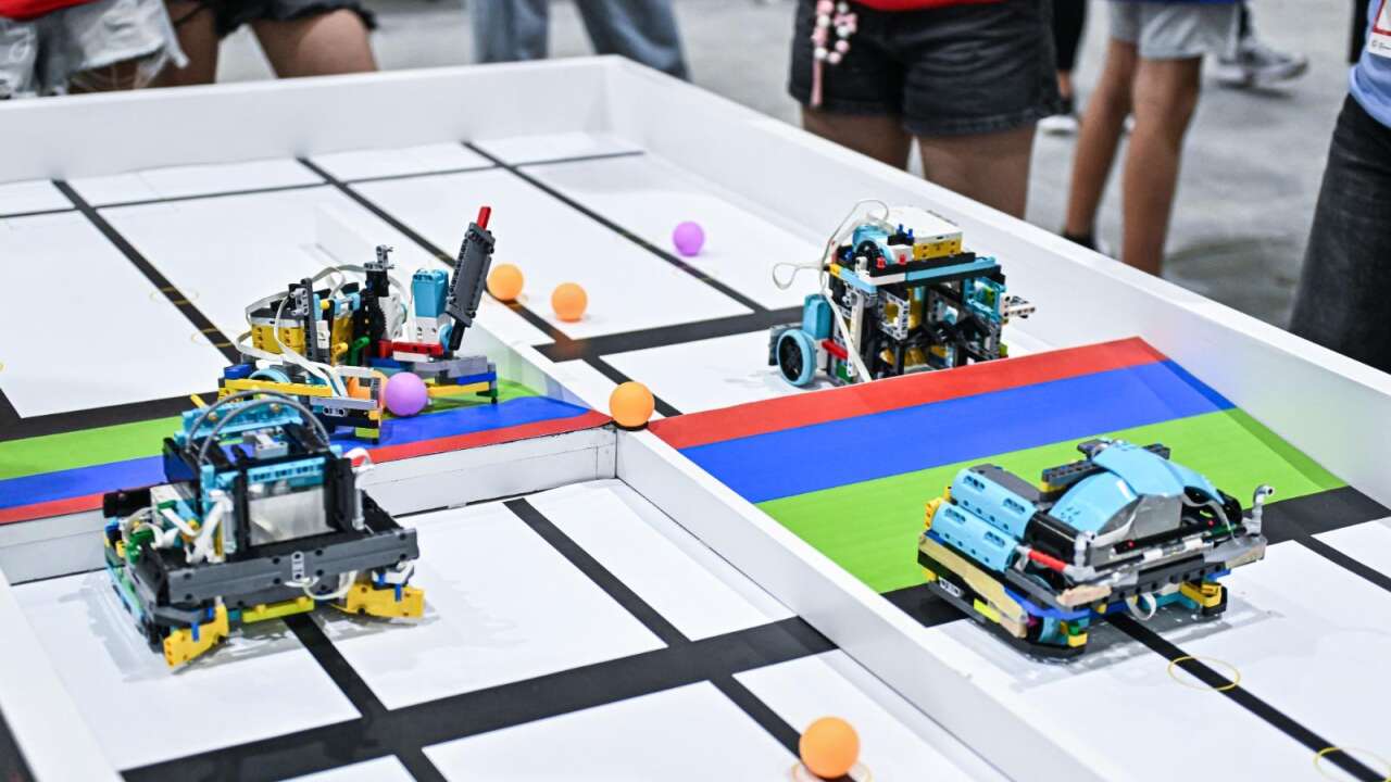 Dünya Robot Olimpiyatı Türkiye Finali'nde genç mucitler yarı