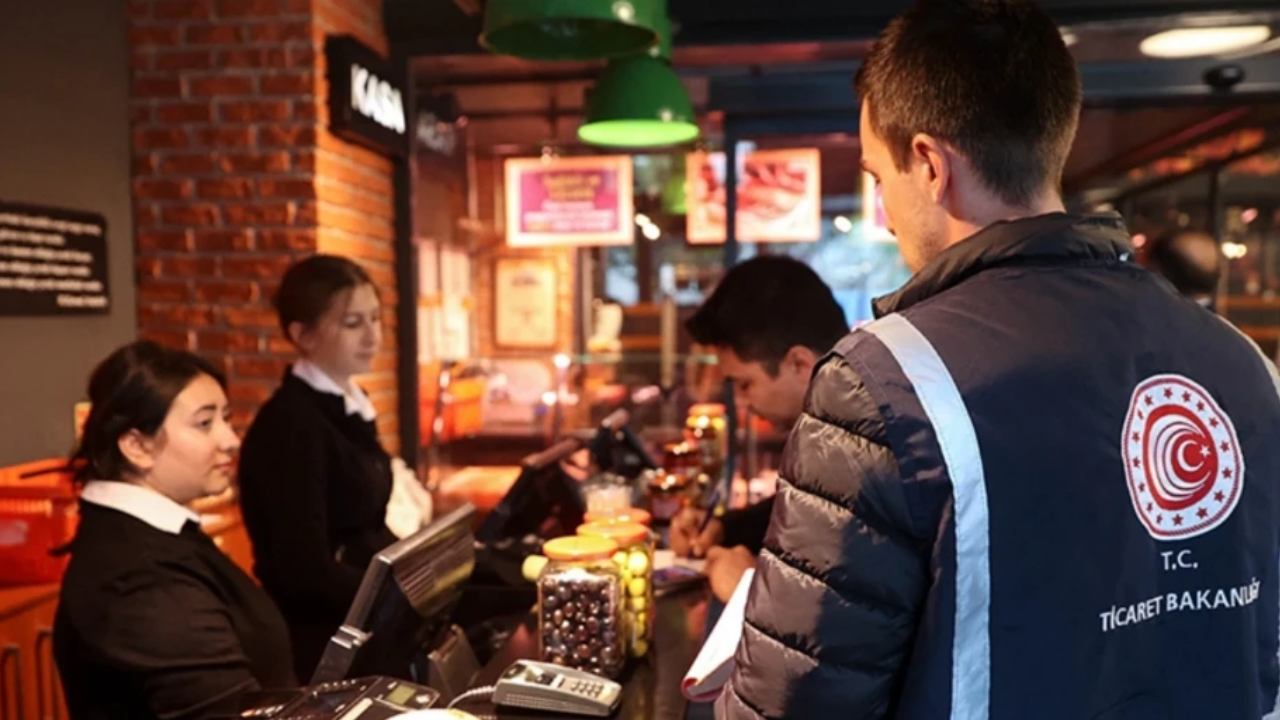 Bakanlık denetimleri sıklaştırdı: 'Servis ücreti' ve 'gizli menü' pahalıya patladı!