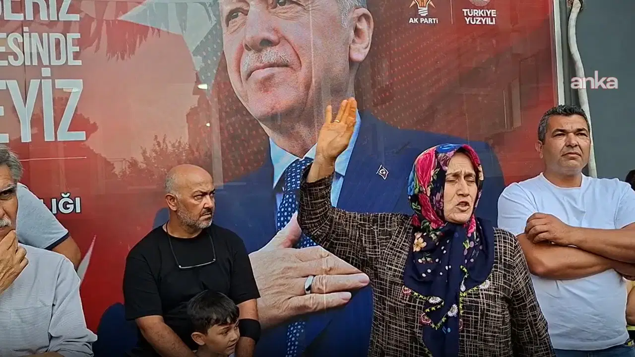 AK Parti il binası önünde yıkım kararı protestosu: ‘Depremde de kimsesizlik şimdi de kimsesiz’