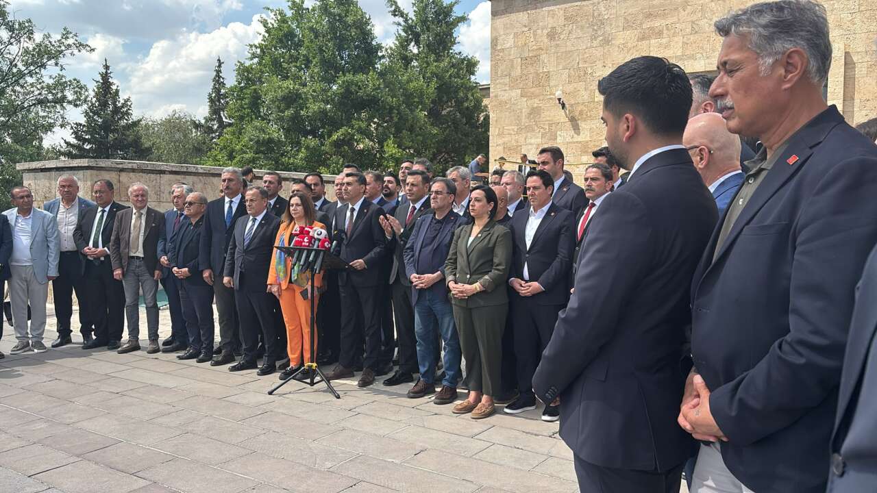 CHP'nin il başkanlarından ortak açıklama: Kurultay acilen toplanmalı