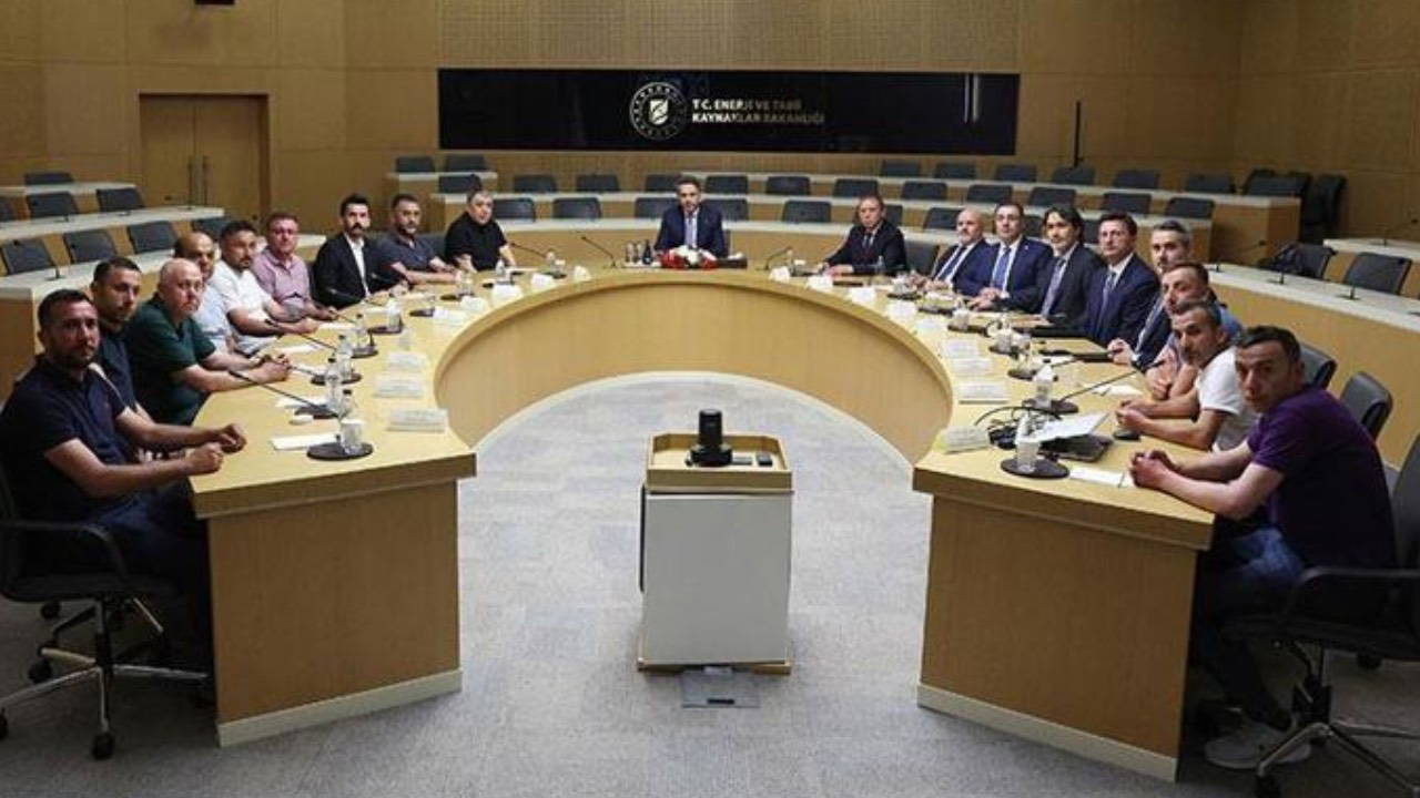 Ankara'ya yürüyen madenciler Bakan Bayraktar'la görüştü: “Alacakları ödenene kadar sürecin takipçisiyiz”