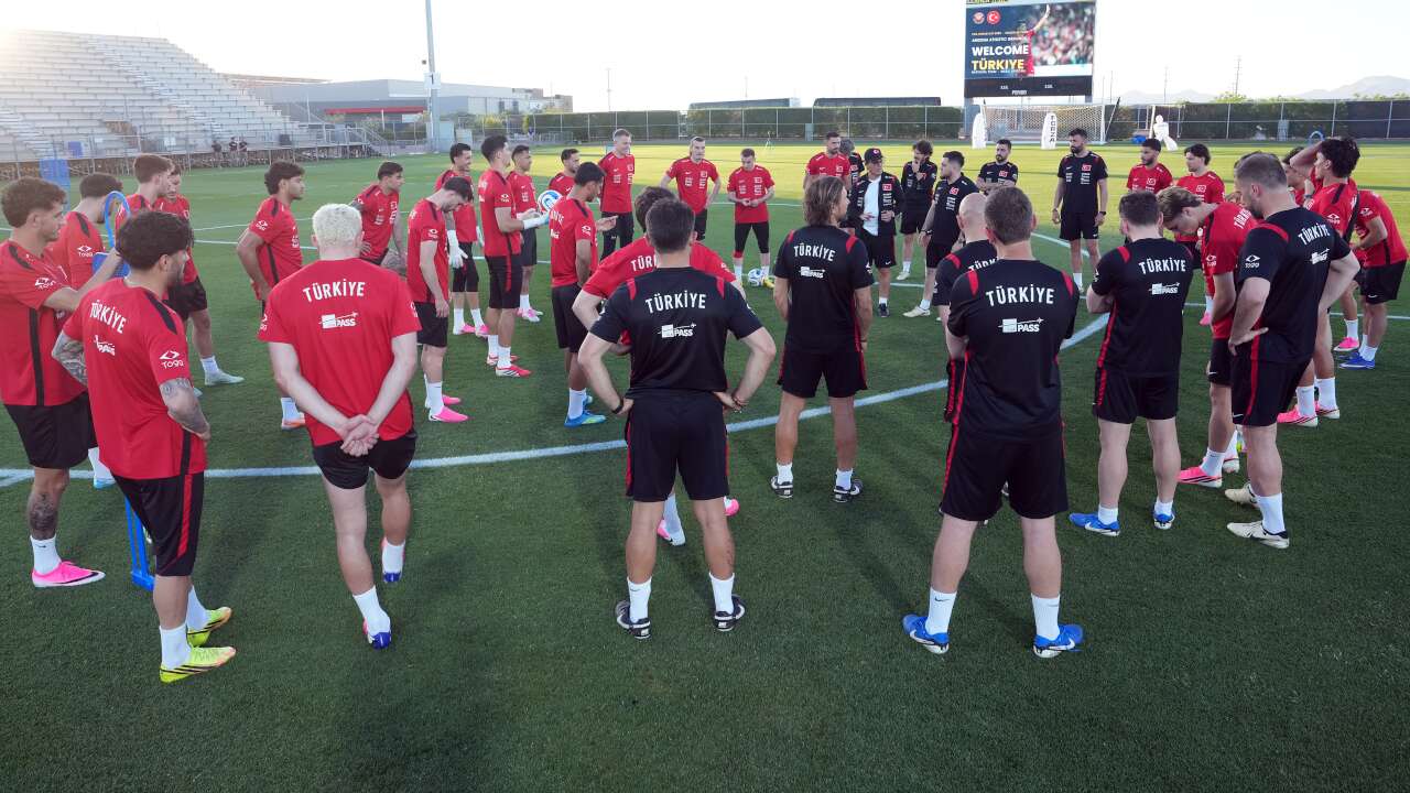 TFF duyurdu: İki futbolcu milli takım kampından ayrıldı
