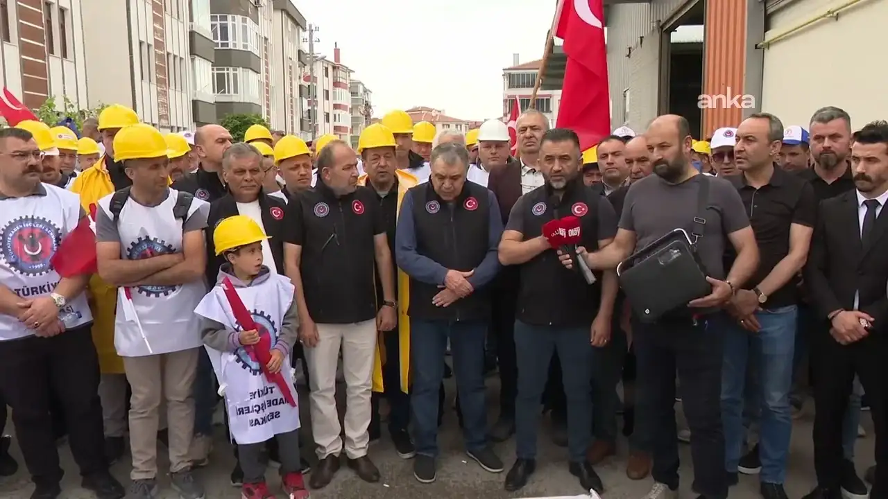 Doruk Madencilikte çalışan Türk-İş üyesi işçilere polis barikatı: Müzakerelerden sonuç alamadık