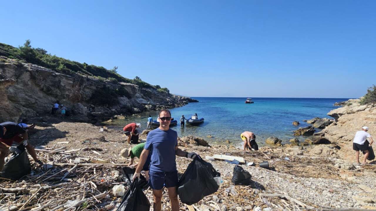 Teos Marina'dan Sığacık koylarında çevre temizliği