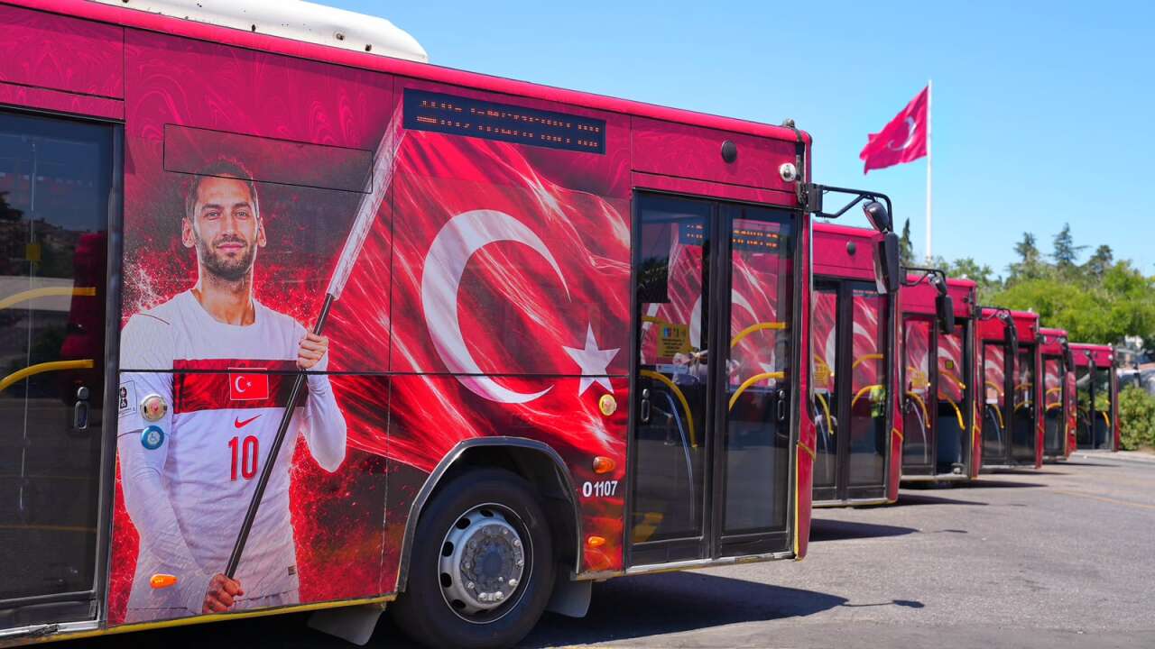 İETT'den Dünya Kupası için özel tasarımlı otobüs ve metrobüsler